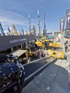Stand Vermeer France au salon Bauma 2025, présentation des machines de forage souterrain et rencontres avec les visiteurs professionnels.