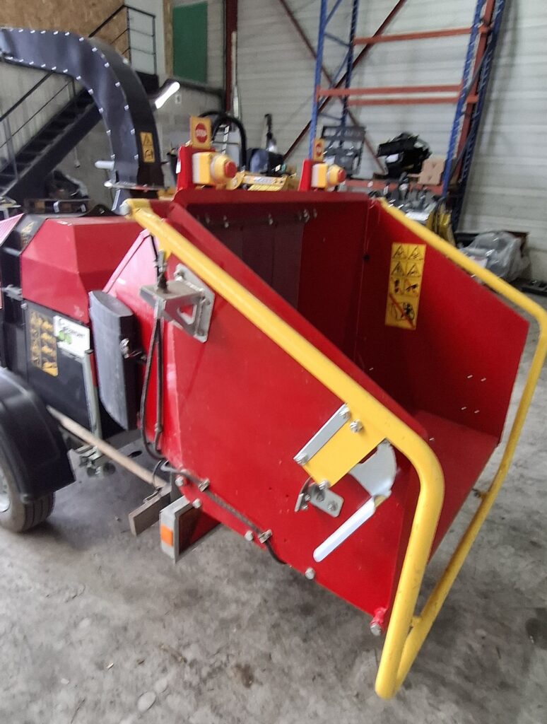 Broyeur d’occasion FSI TP Mobile 165 (2023). Vendu par Vermeer France.